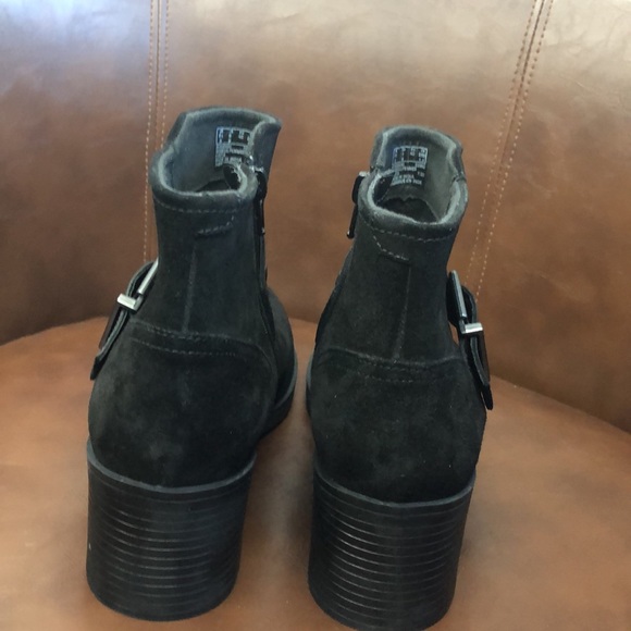 Clarks Hollis Star Buckled Booties - Picture 5 of 9